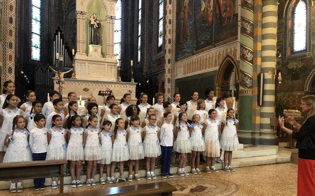 Ascolta qui i Canti del Piccolo Coro di Antoniano