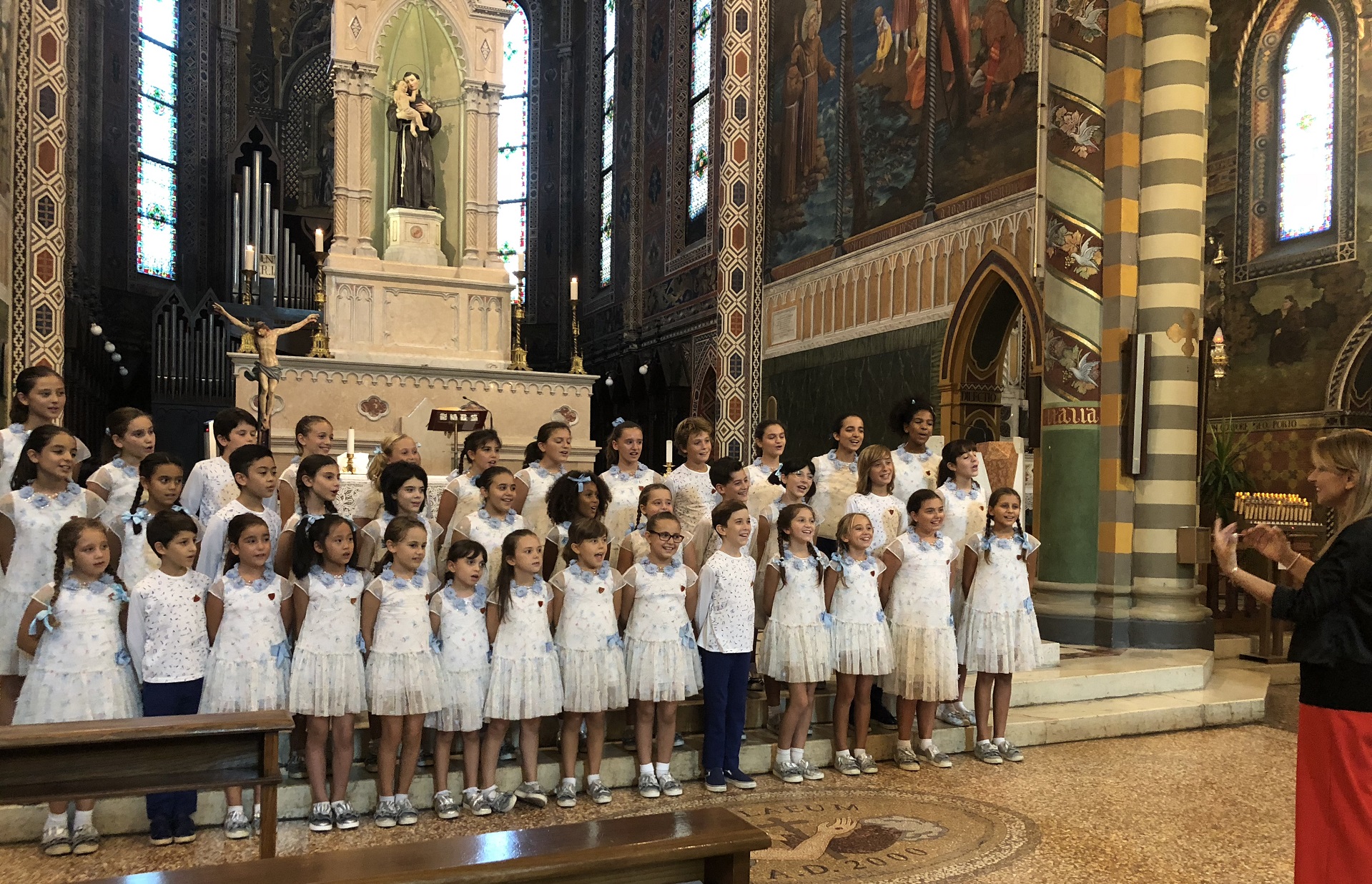 Piccolo Coro dell'Antoniano nella Basilica di Sant'Antonio a Bologna